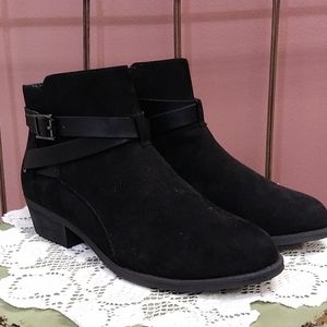NWOB Carlos Santana Black Booties size 7 1/2